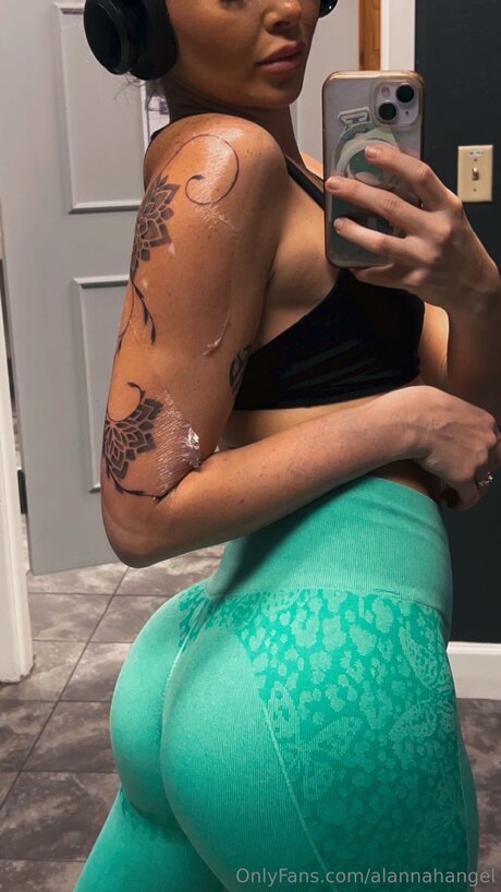 Alannahangel schauspielerin schöne bilder