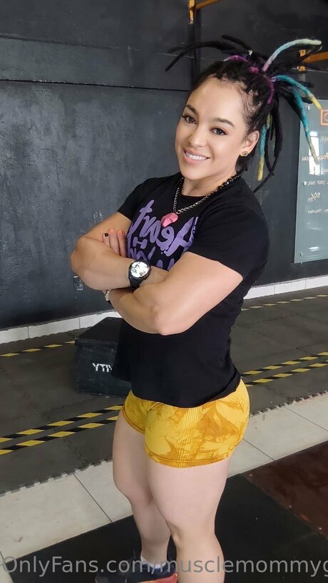 Queenmuscleavery nacktheit exklusive galerien