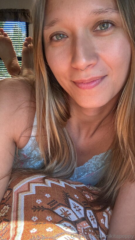 Nikitapoppy nacktheit exklusive foto