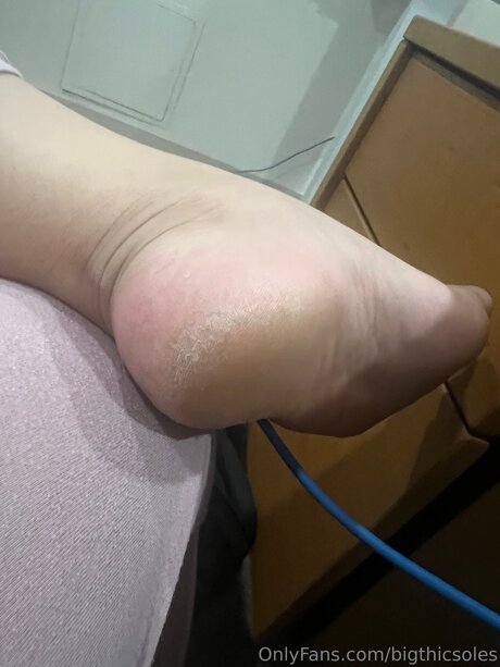 Bigthicsoles nackt hübsche bild