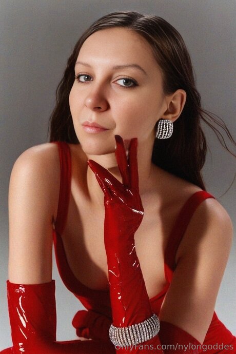 Nylongoddes nackt kostenlose bilder