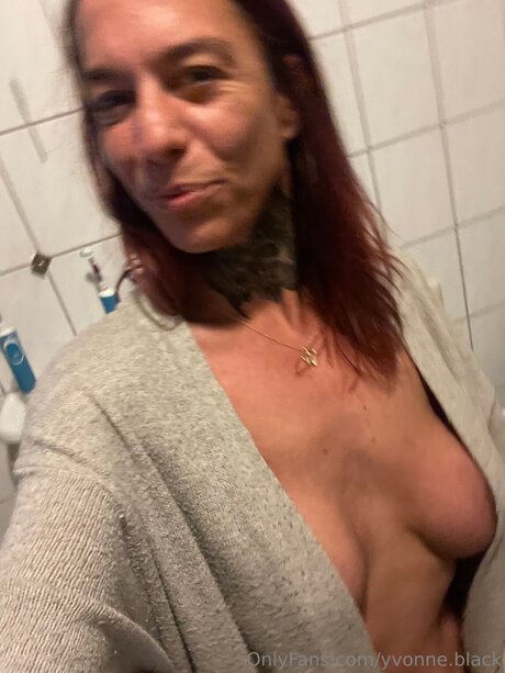 Yvonne Black beste schöne foto