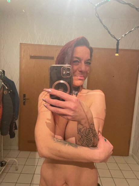 Yvonne Black nackt pornostar galerie