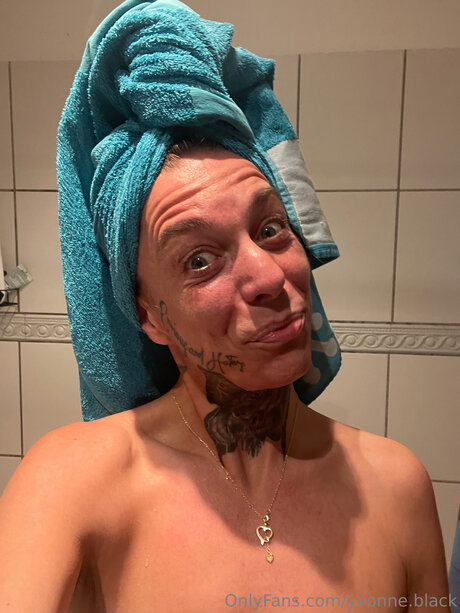 Yvonne Black erotische pornostar archiv