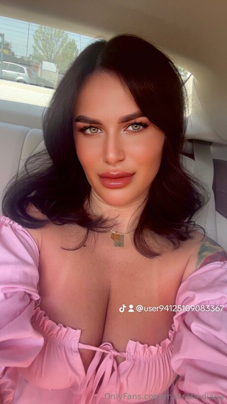 Mistress Diana perfekte erwachsene archiv