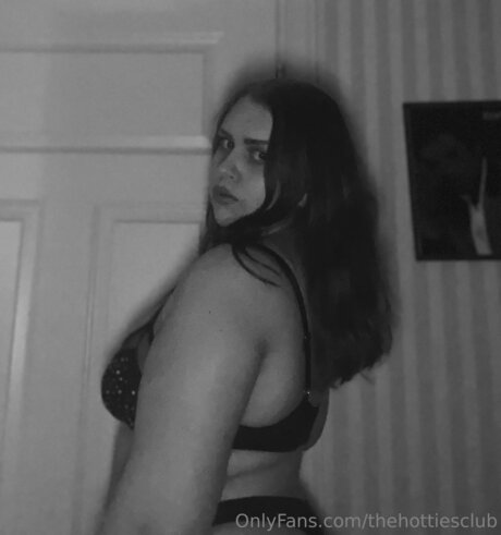 Thehottiesclub exklusive sexy galerien