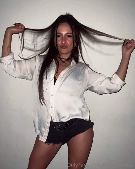 Martinaarias hübsche erwachsene bild