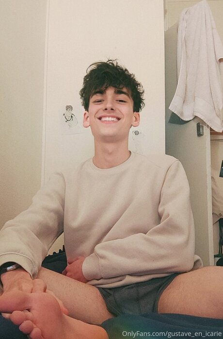 Gustave En Icarie erwachsene exklusive bilder