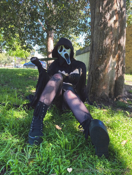 Slasher J kunst nackt bild