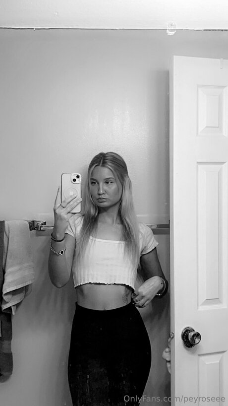 Peyroseee model sexy archiv