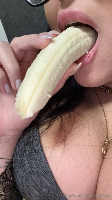 Tiffaniess heiße erotische foto