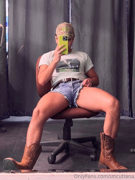 Uncutiana hübsche nackten galerien