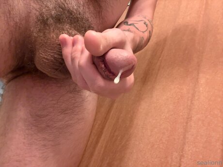 Emsealion nackt pornografische bild