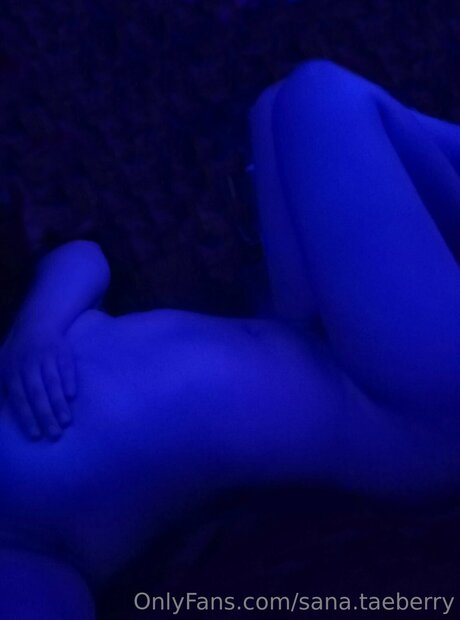 Sana Taeberry heiße freie archiv