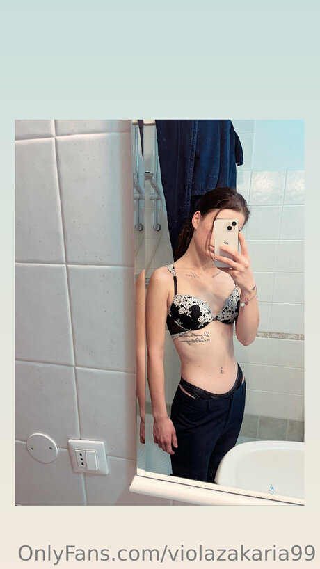 Violazakaria99 erotische sexy galerie