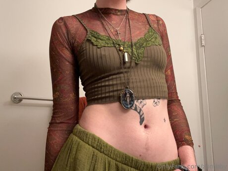 Zombby schauspielerin beste bilder