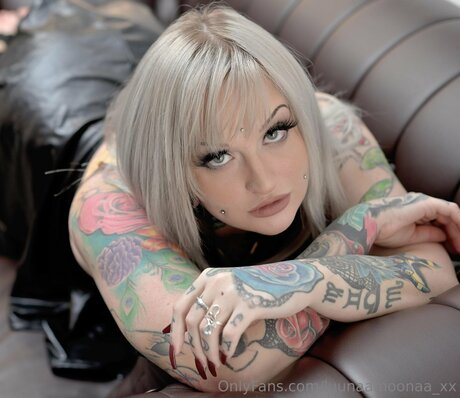 blonde sekretärin onlyfans hübsche heiße bilder