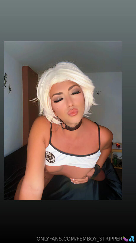Femboy Stripper perfekte porno galerie
