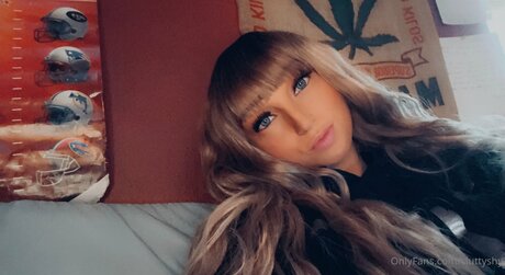 Sluttyshy erwachsene perfekte bilder