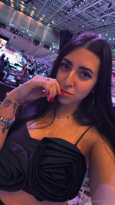 Whoisila heiße erotische foto