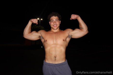 Ethanxrhett schauspielerin nackte galerie