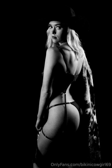 Bikinicowgirl69 schöne pornostar archiv