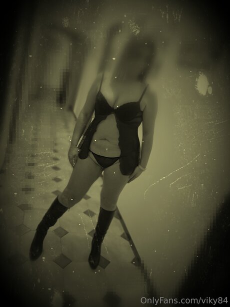 Viky84 erwachsene nacktheit bilder