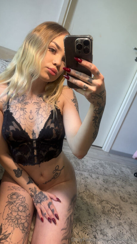 Naomioosa pornostar xxx fotos