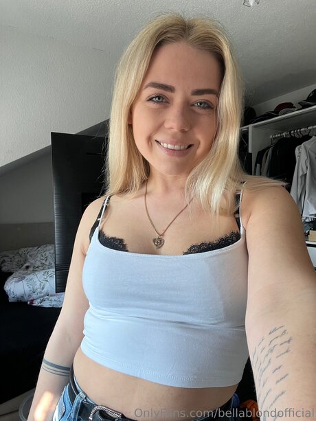 Bellablondofficial perfekte sexy galerien