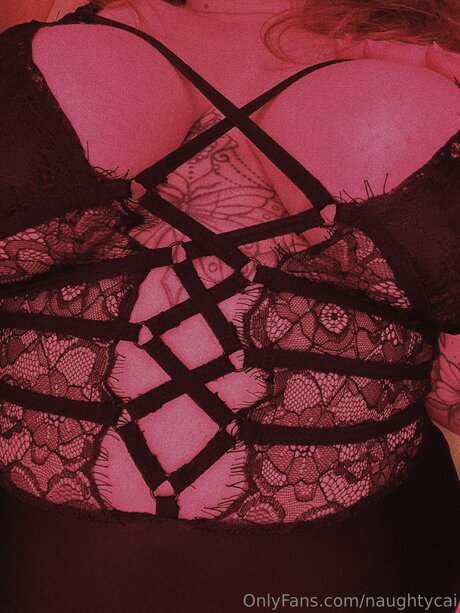 Naughtycai exklusive erotische archiv