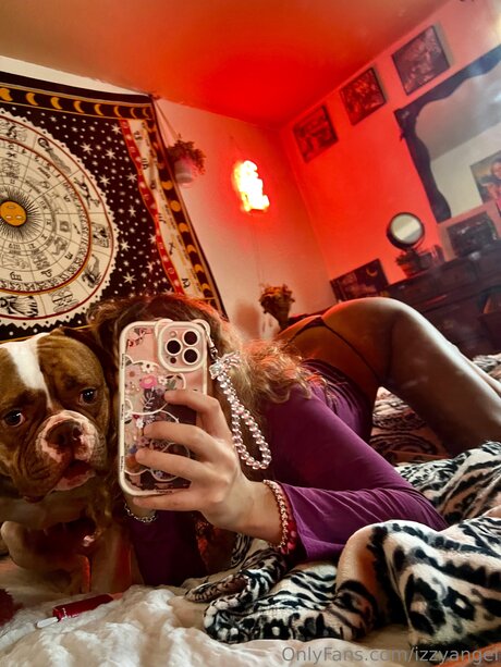 Izzyangel pornografische bilder