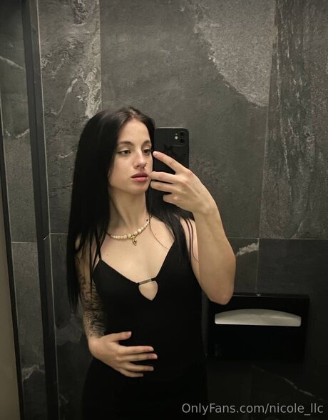 Nicole Llc erotische erwachsene galerien