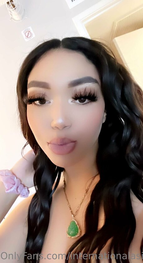 Internationalasia model erwachsene bild