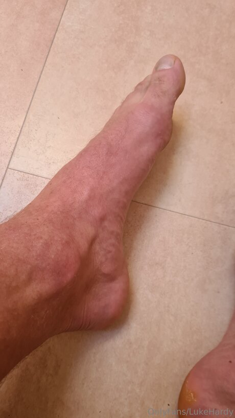 Lukehardy model nackte galerien