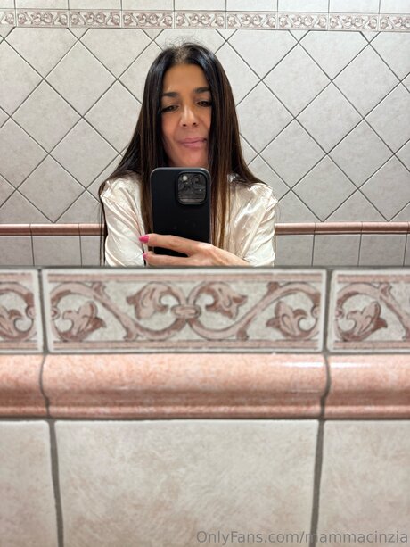 Mammacinzia sexy schöne bild