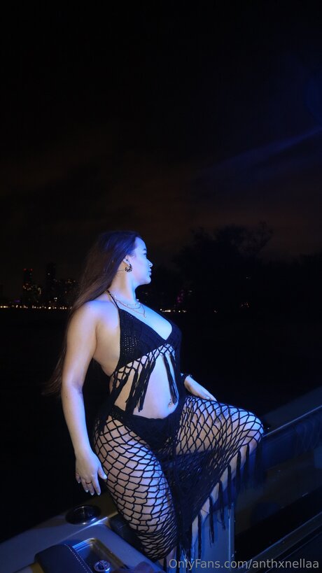 Anthxnellaa sexy heiße bild