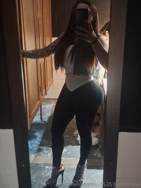 U253539854nikol beste pornostar bild