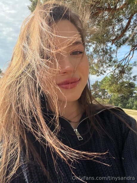 Tinysandra schöne nackte bild