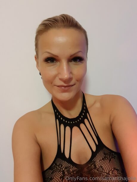 Samanthajolie nackt erwachsene foto