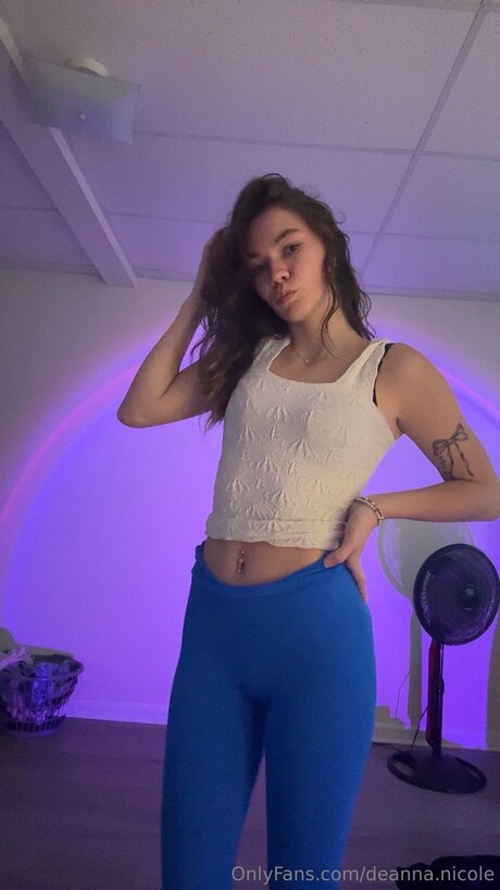 Deanna Nicole nackt hübsche bild