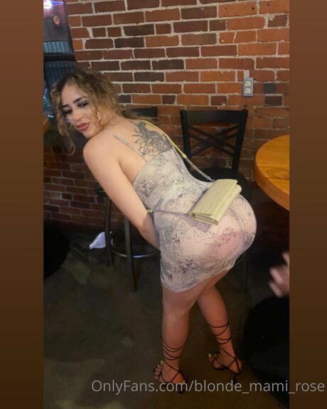 Blonde Mami Rose heiße erotische archiv