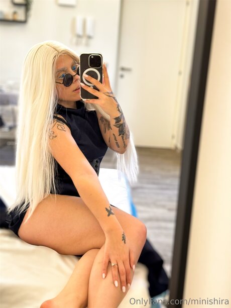 Minishira exklusive top foto