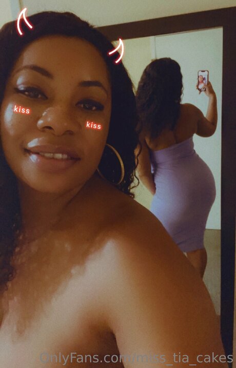 Miss Tia Cakes sexy heiße galerien