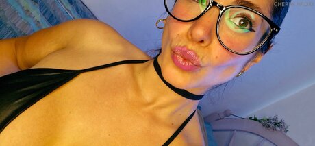 Cherry Hadid heiße foto