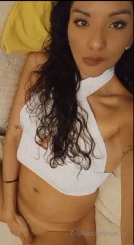 Romi To pornostar nackte foto