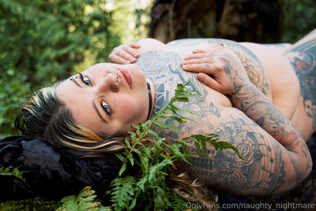 Naughty Nightmare freie nackten foto