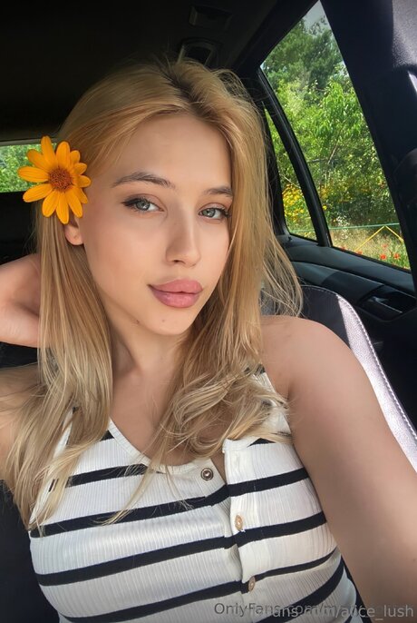 Alice Lush model porno galerie