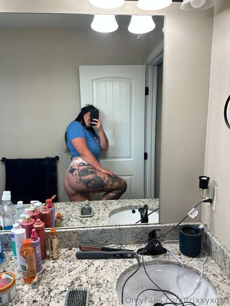 Trixxyxoxo nacktheit pornographische foto