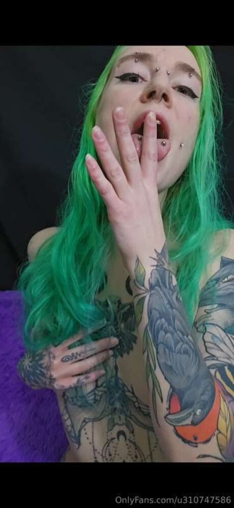 U310747586 hübsche erotische bild