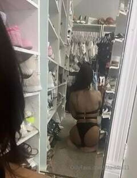 Inkeddoll11 schauspielerin kunst galerie